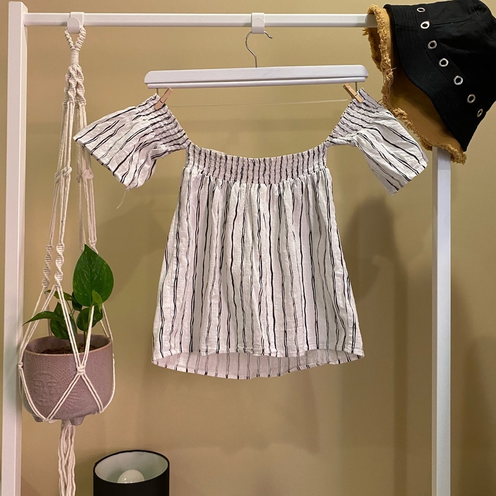 Striped No Shoulder Shirt
